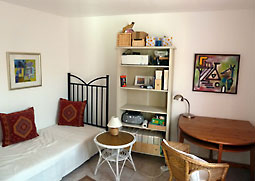 Schlafraum mit Einzelbett in der 2. Etage